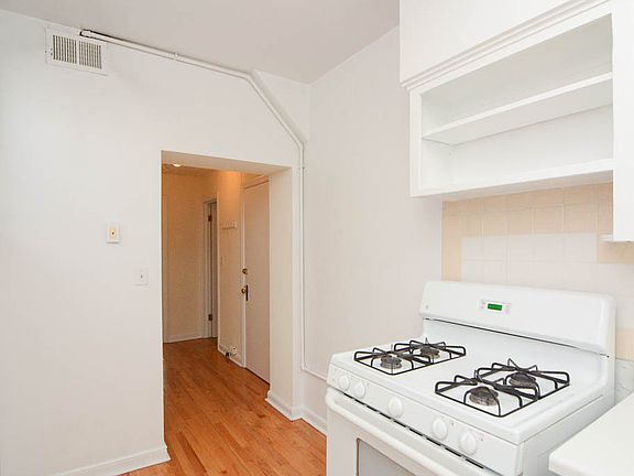 5th image of 373 Hazel Ave #1A