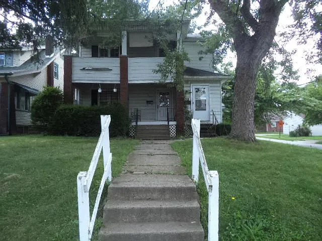 301-303 Potomac Ave photo 1