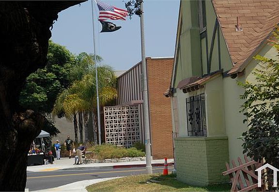 3rd image of 3906 1/2 Crenshaw Blvd