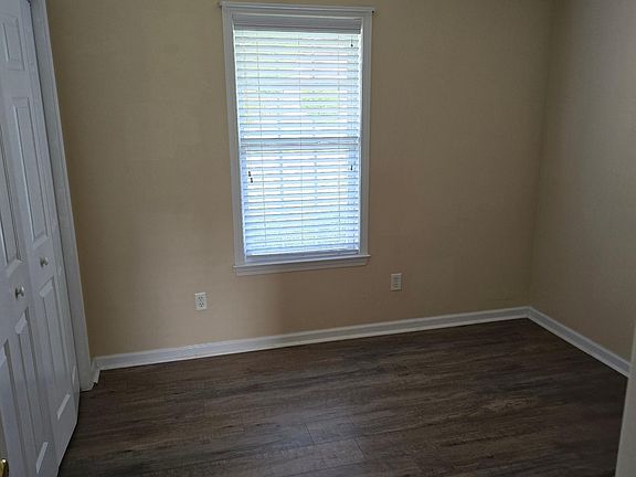 3rd image of 9509 Huckabee Ct NE
