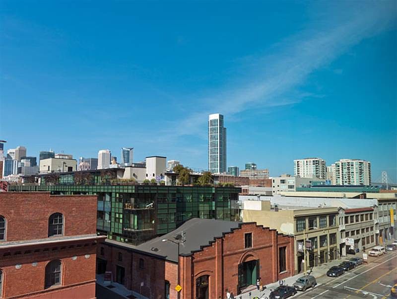 1st image of 170 King St Unit 639