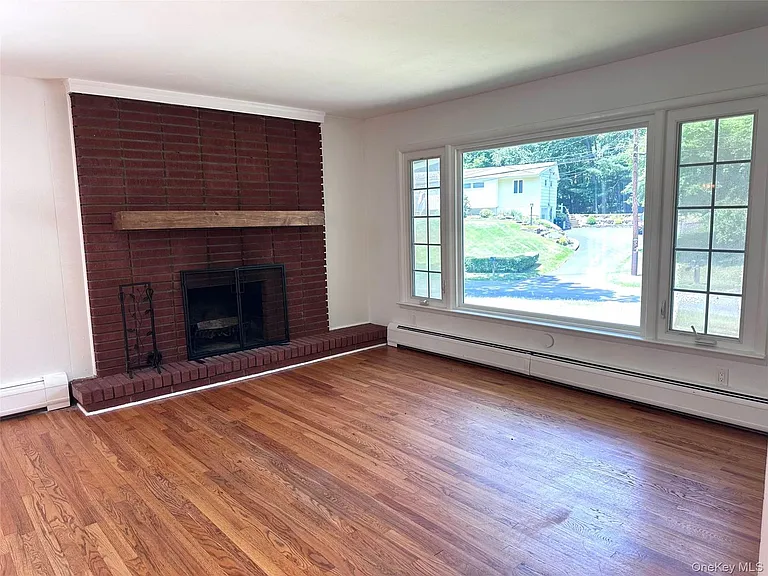 171 Roosevelt Rd — Photo 7