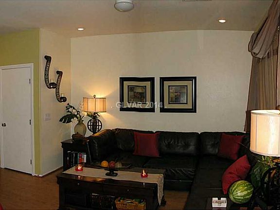 3rd image of 6639 Hathersage Ave