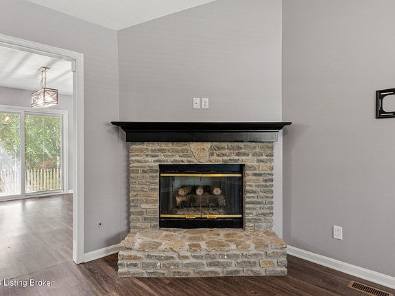 5th image of 4604 Oak Pointe Dr