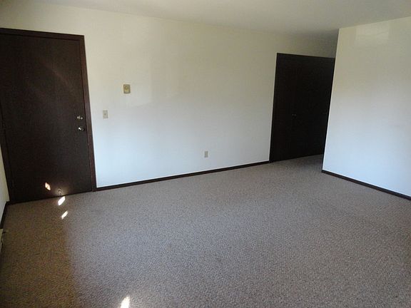 4th image of 1016 Parkwood Ln #4