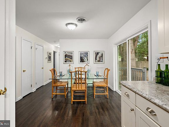 5th image of 23 Maplewood Dr