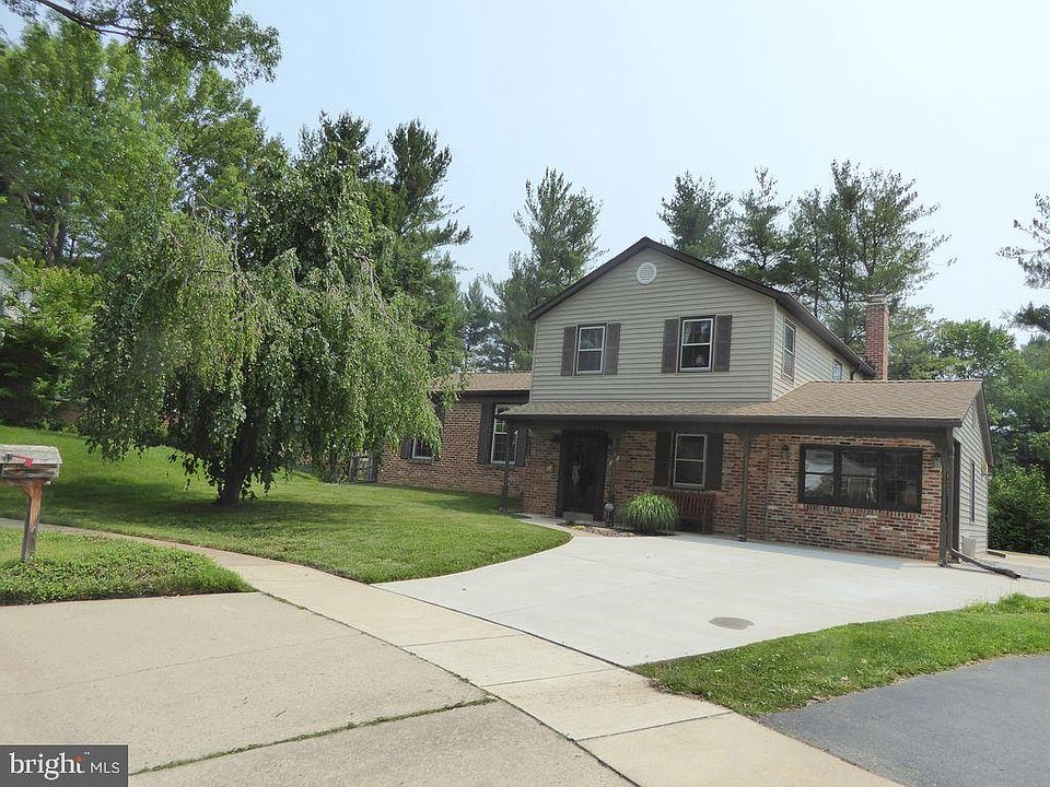 1st image of 4 Eton Overlook