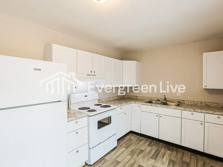 8816 Montery Ct — Photo 5