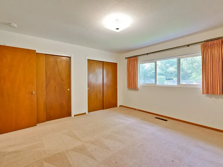 130 S Avalon Dr — Photo 41