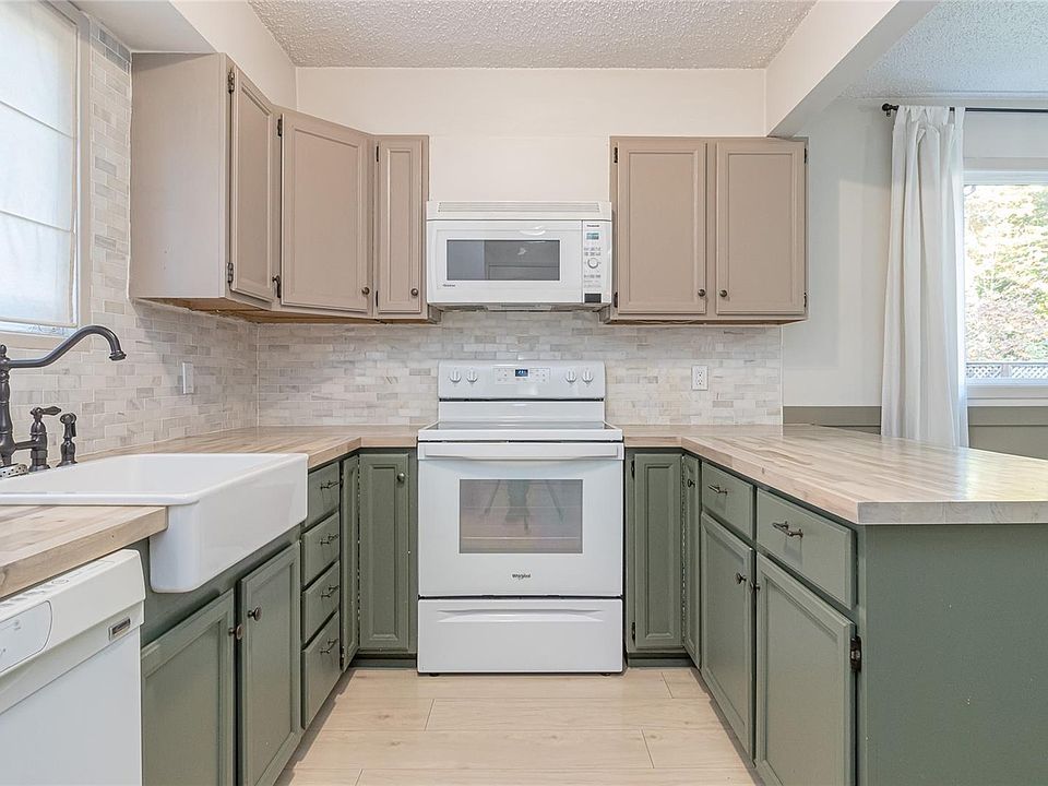 1st image of 3025 Cowichan Lake Rd #30