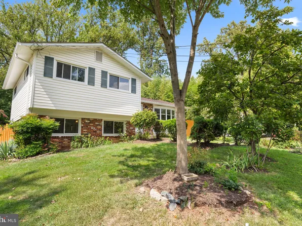4502 Medford Dr, Annandale, VA 22003