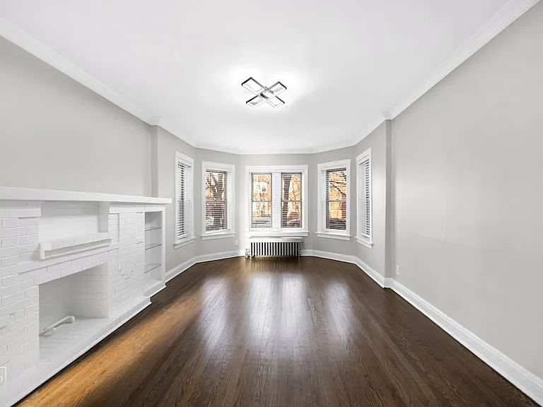 647 N Mayfield — Photo 2