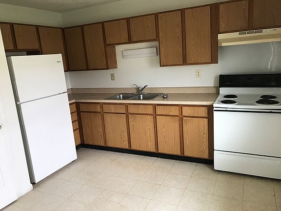 2nd image of 605 N Center St #15950650