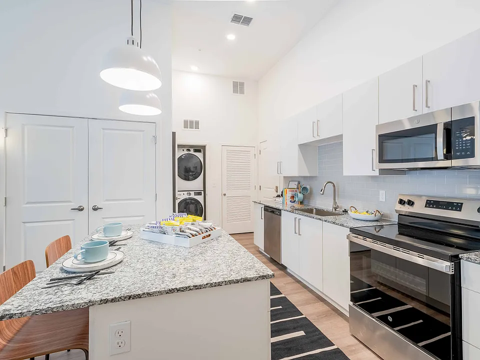 The Accolade Collegiate Village East - Student Housing