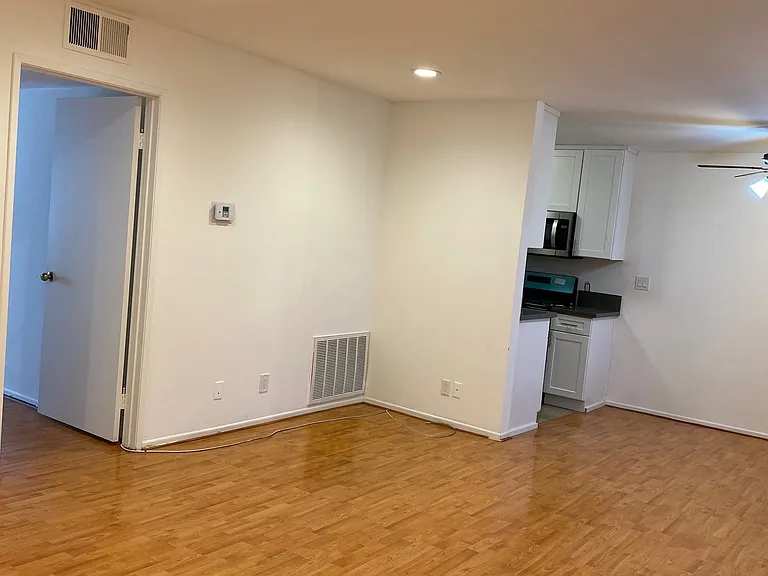5246 Agnes Ave #204 — Photo 6
