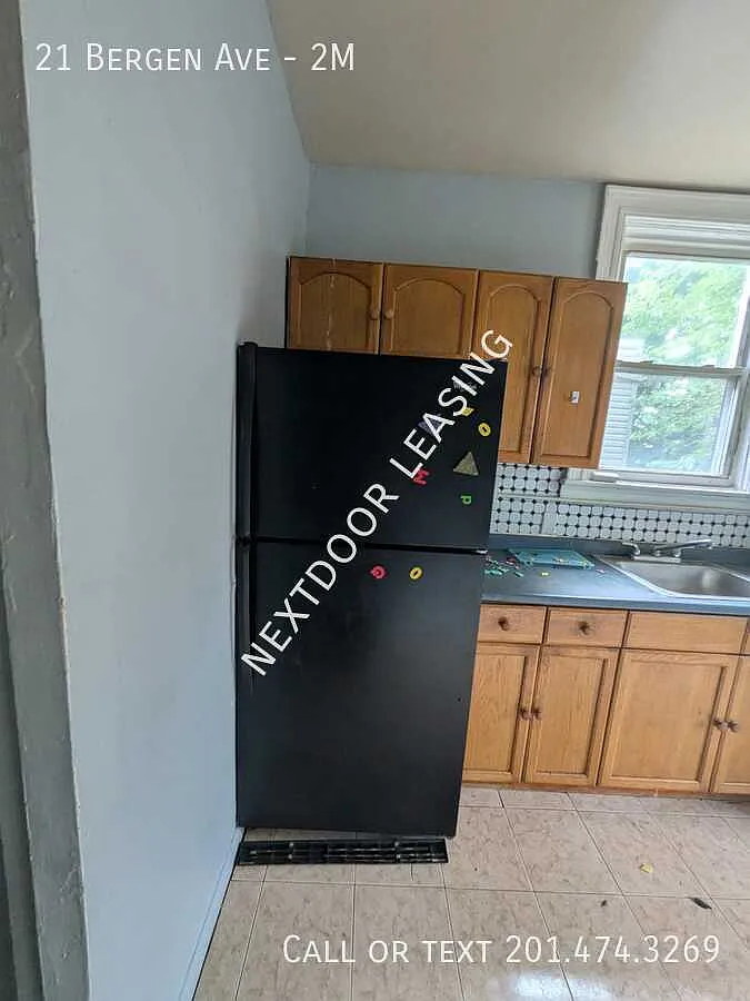 21 Bergen Ave — Photo 2