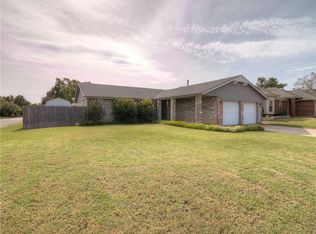 10400 Birkenhead Rd, Yukon, OK 73099