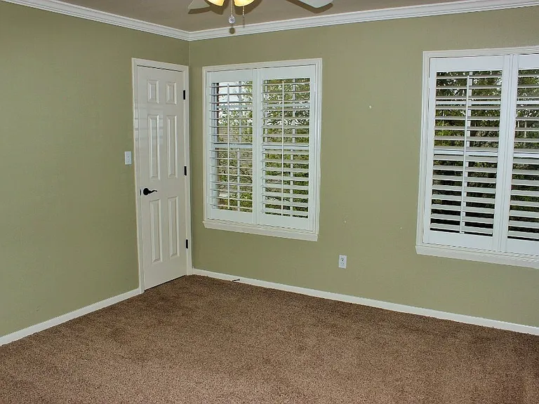 347 Stone Hill Dr #4 — Photo 2