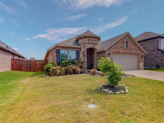 2nd image of 733 Ravenwood Dr