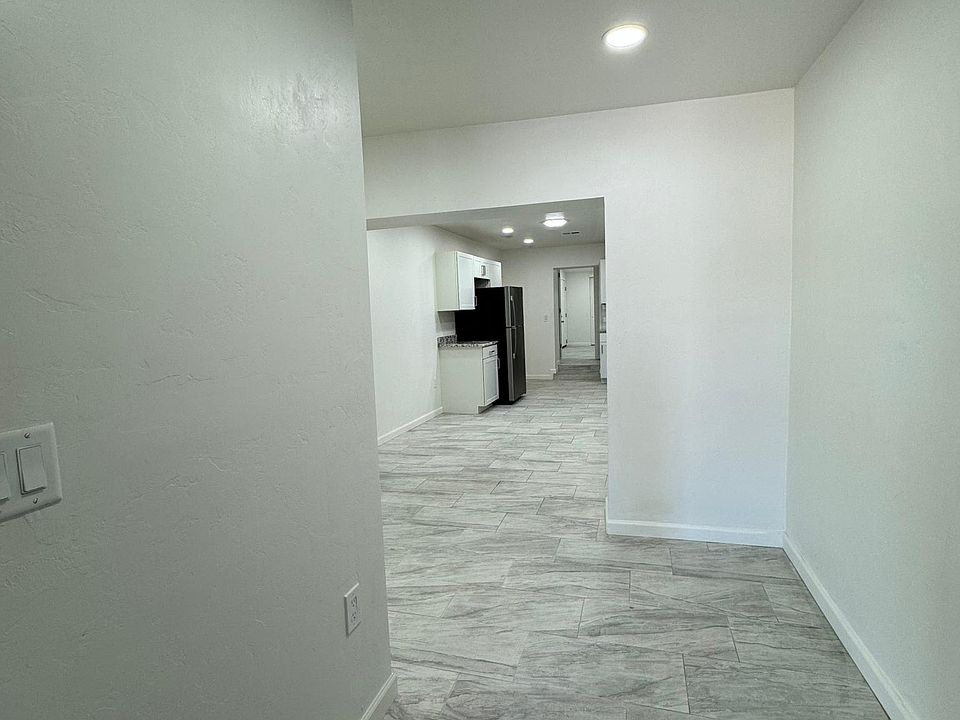 1st image of 1017 E West Circle Dr #2