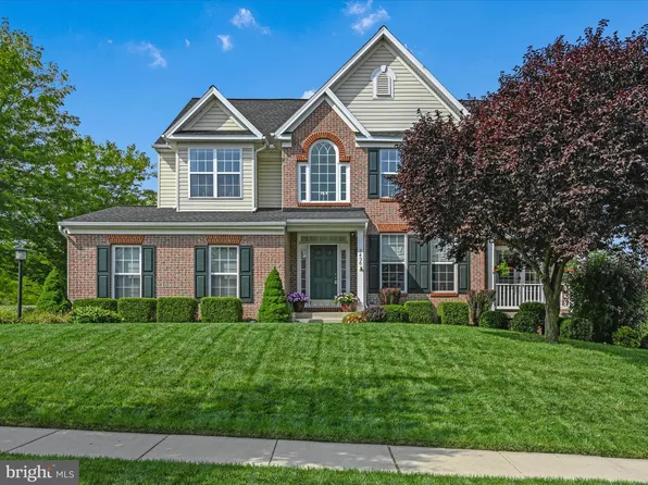 7436 Grand Lake Dr, Seven Valleys, PA 17360