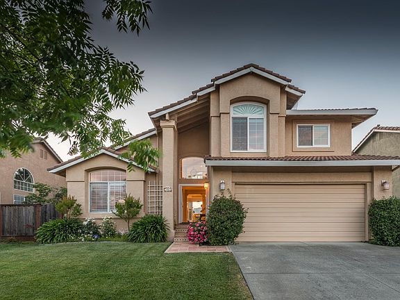 2nd image of 2462 Flagstone Dr