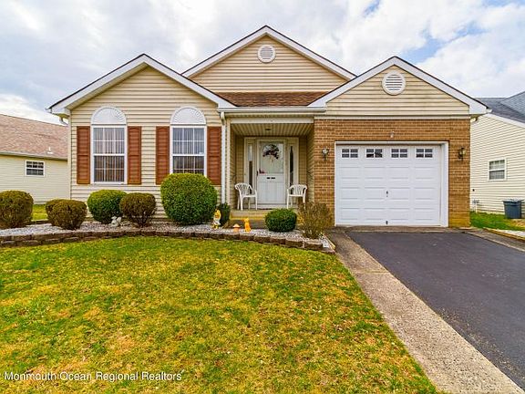 3rd image of 23 Winterton Dr