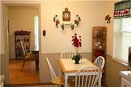5th image of 6833 Sharon Dr