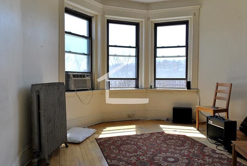 2nd image of 1267 Commonwealth Ave APT 08