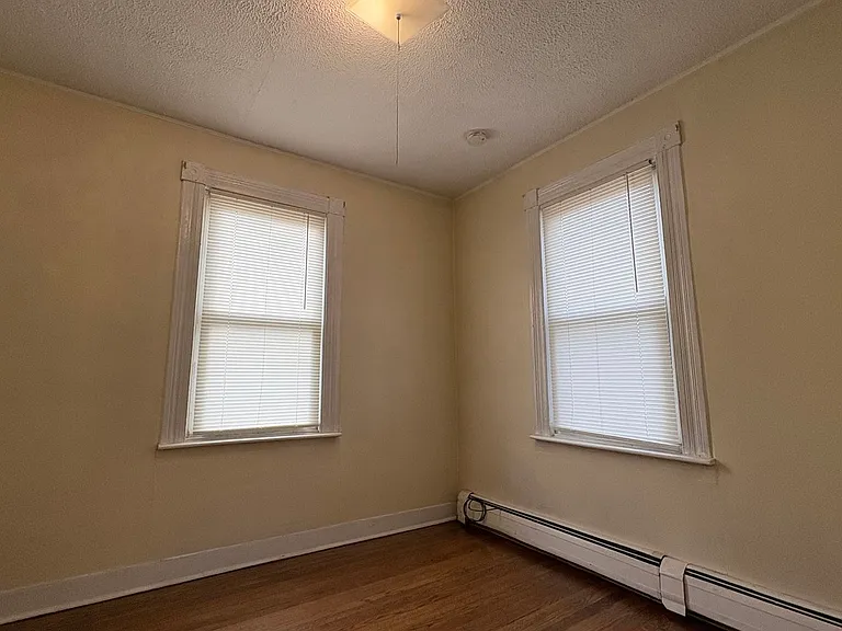 38 Walnut St #3 — Photo 4