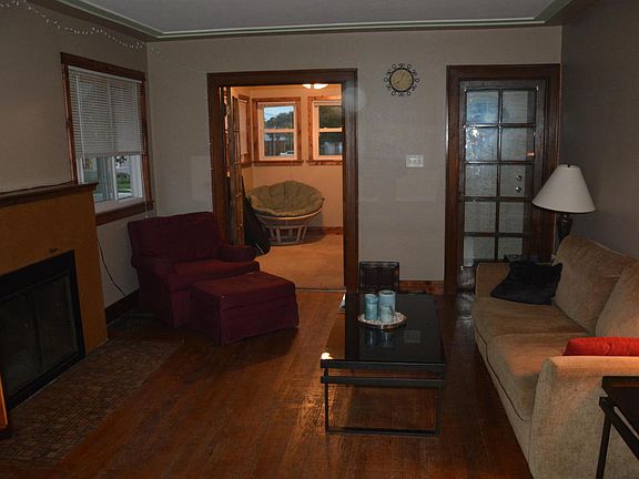 3rd image of 814 Capital Ave NE