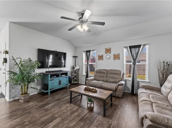 888 NW Evans Cir, Bentonville, AR 72713