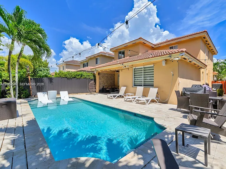 8956 SW 215th Ln — Photo 32