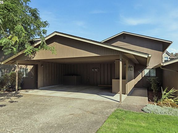 3rd image of 2204 Ridgeway Dr