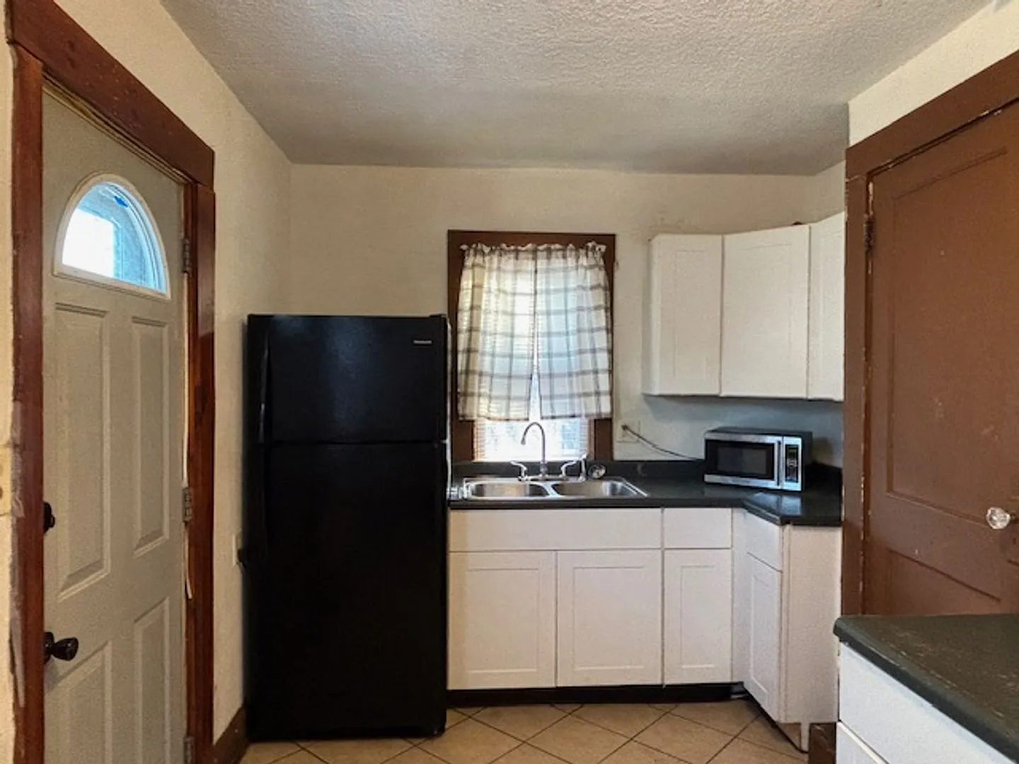 3 BR/1 BA Single-Family Home in St. Paul! — Photo 3
