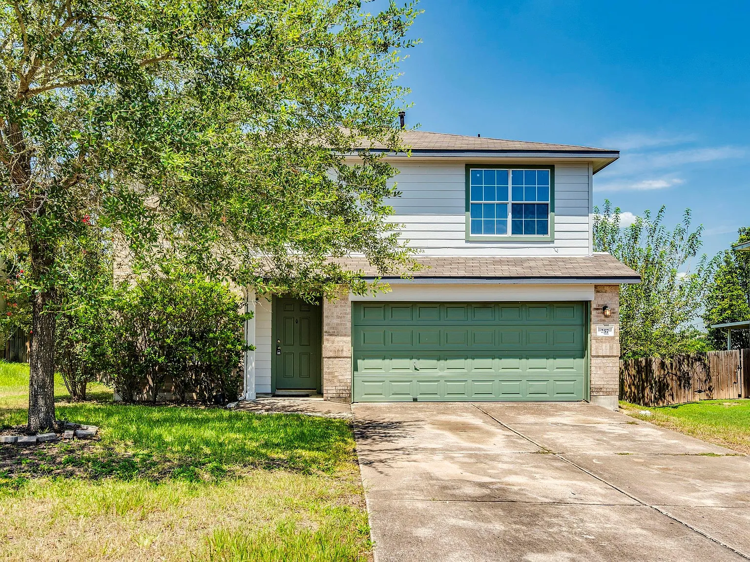3 bed, 2.5 bath, 1822 sqft, $1,800 — Photo 1