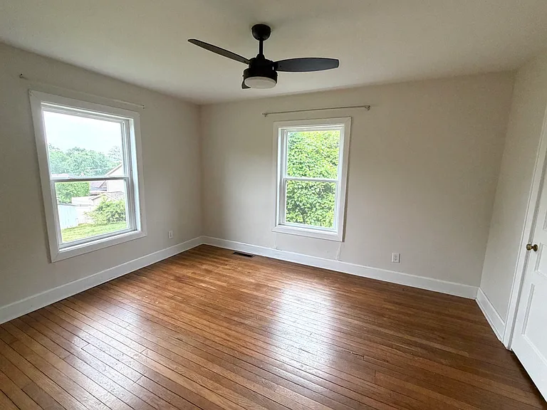 114 Beck St — Photo 8