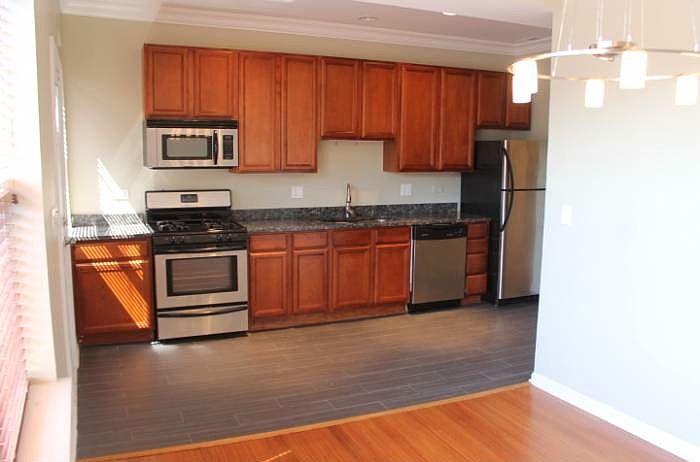 1st image of 4616 S Vincennes Ave #3