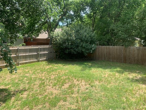 3rd image of 1207 Dayton Dr