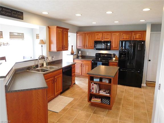 4th image of 3231 Stillwater Dr