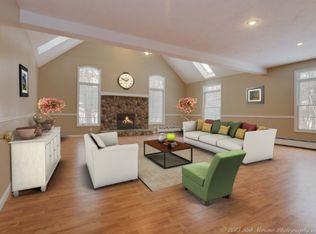 4 Middle St, West Newbury, MA 01985