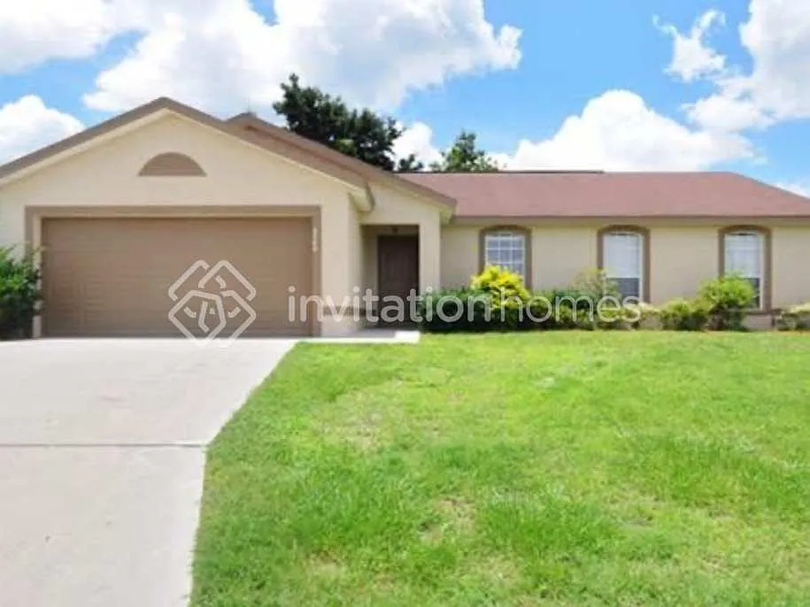 5700 Fischer Dr Lakeland, FL 33812 — Photo 1