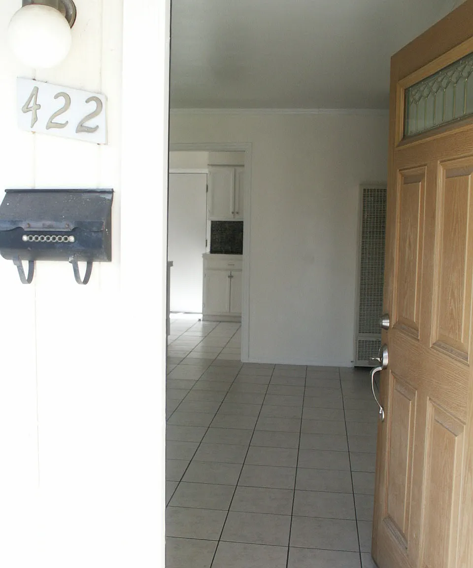 2 bed, 920 sqft, $3,800 — Photo 3