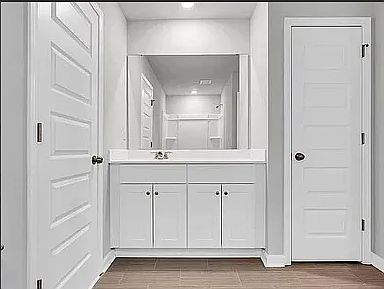 5th image of 583 Harrison Mill St #1