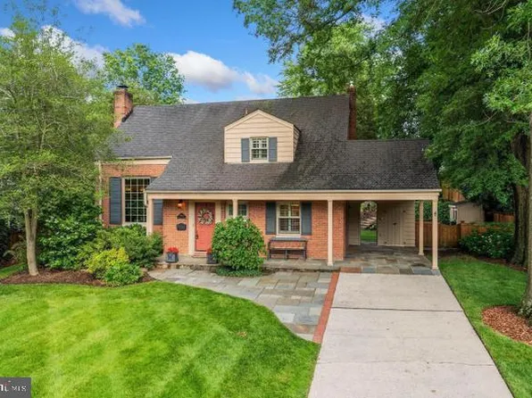 9005 Greylock St, Alexandria, VA 22308