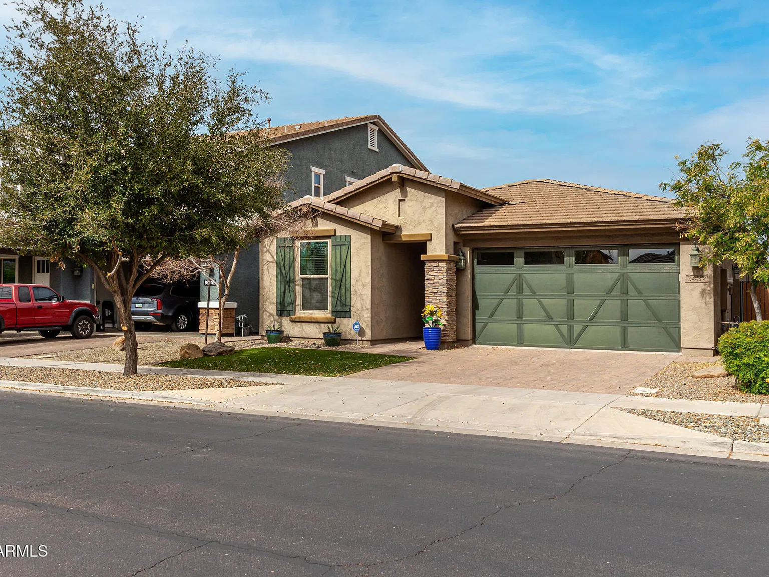 3 bed, 3.0 bath, 1910 sqft, $2,500 — Photo 3