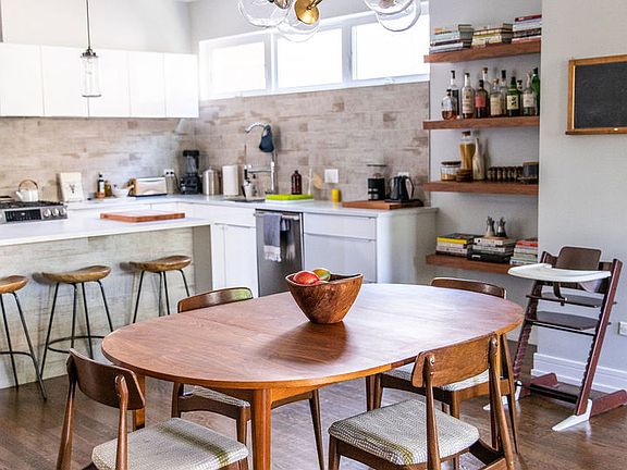 4th image of 1633 N Saint Louis Ave #A
