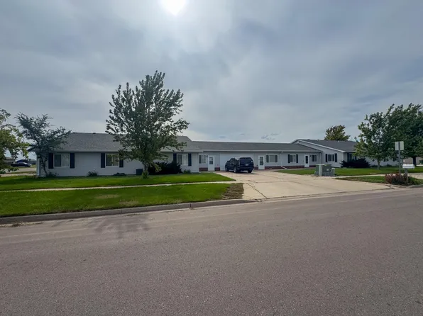 2405 Prairie Eagle Cir W #2416, Huron, SD 57350