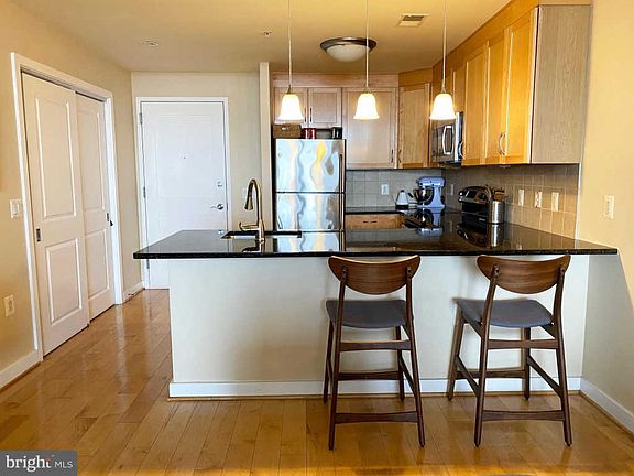 5th image of 888 N Quincy St Unit 1308