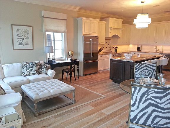 3rd image of 960 Coquina Ln